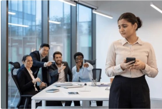 Harcèlement moral, isolement femme au travail